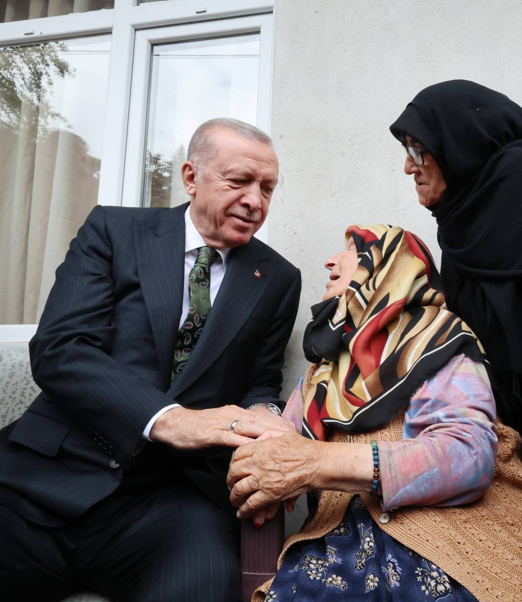Erdoğan memleketi Güneysu'da: Komşularını ziyaret etti - Resim: 5